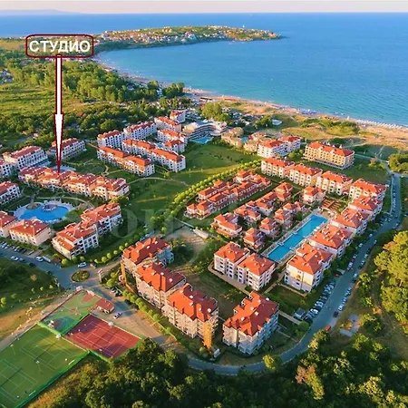 Lejlighed Art Studio Sozopol 'Kyu Ivan' - Terrace And Green Patio Just Infront Ot The Pool - Greenlive Beach *