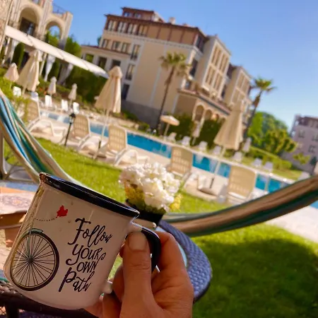 Private Art Studio - Ground Floоr With Terrace And Green Patio Just Infront Ot The Pool - Just Infront Of Kavatsi Beach سوزوبول